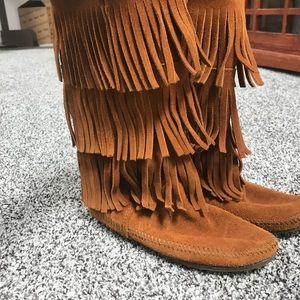Minnetonkas - fringe boots